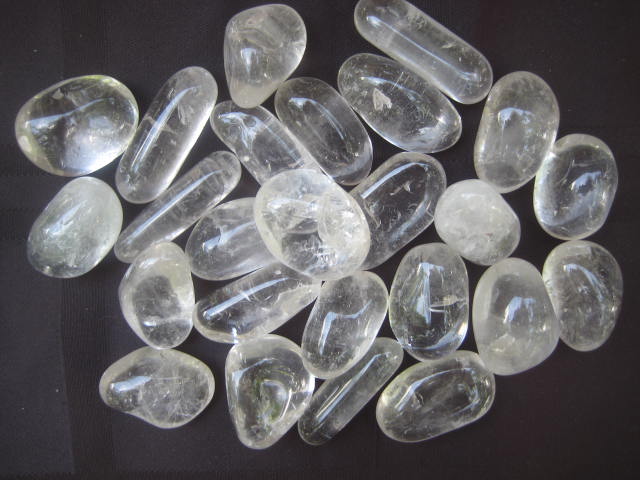Clear Quartz Tumble key properties are energy amplification, programmability and memory 1669